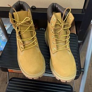 Mint condition Timberland boots!